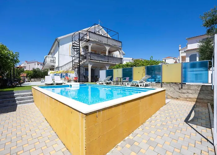 Two-bedroom In Okrug Gornji Trogir