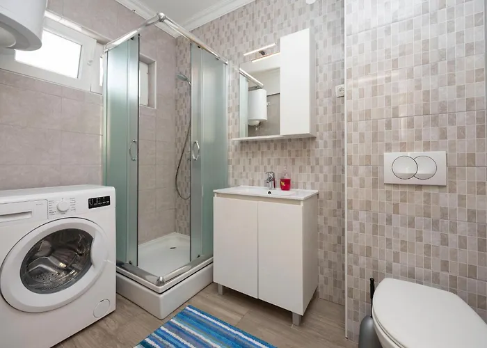 Apartament Two-bedroom In Okrug Gornji